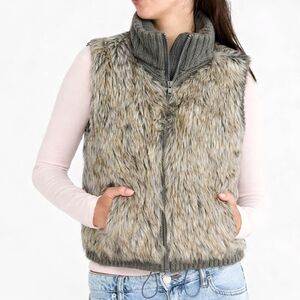 Red Camel Faux Fur Vest Youth Girls Size XL Gray Knit Metallic Sleeveless Zipper